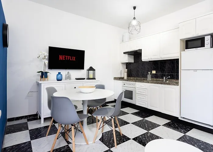 Home2book Design Cristianos Apartamento *