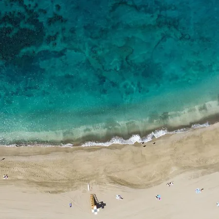 Home2book Design Cristianos *