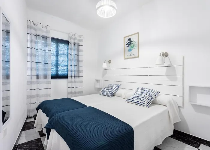 Home2book Design Cristianos *